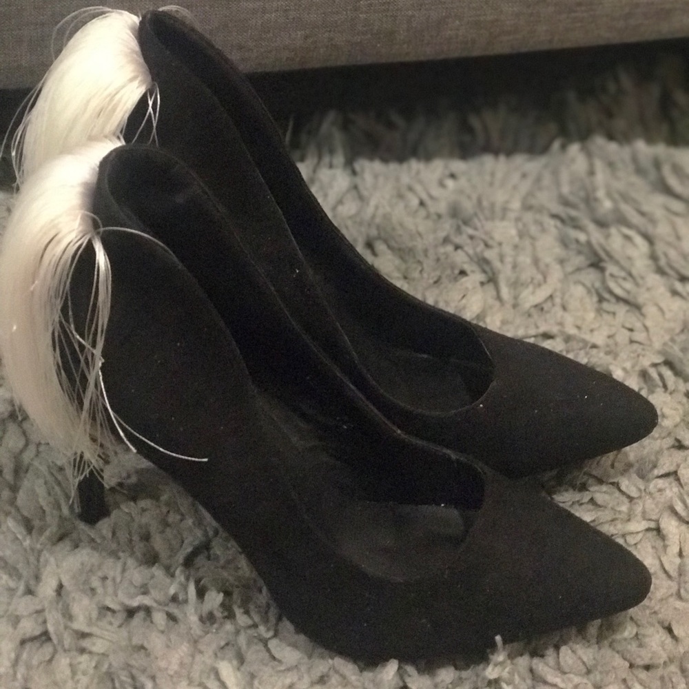 Shoes - Picture 2 of 4